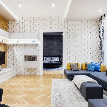 Spacious Designer Home With Premium Touches Budapest Exterior photo