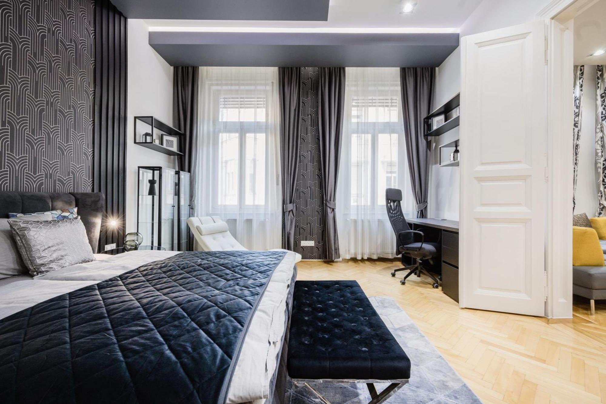 Апартаменти Spacious Designer With Premium Touches *