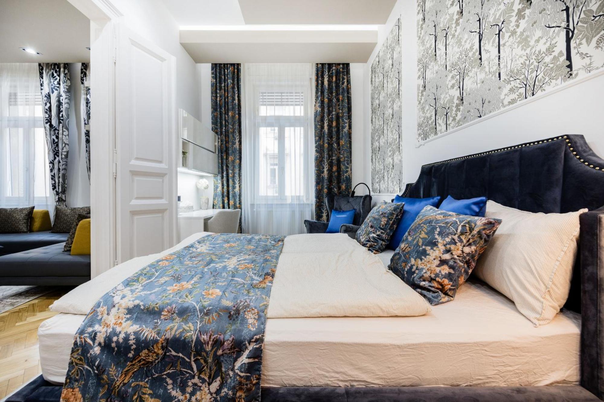 Апартаменти Spacious Designer With Premium Touches